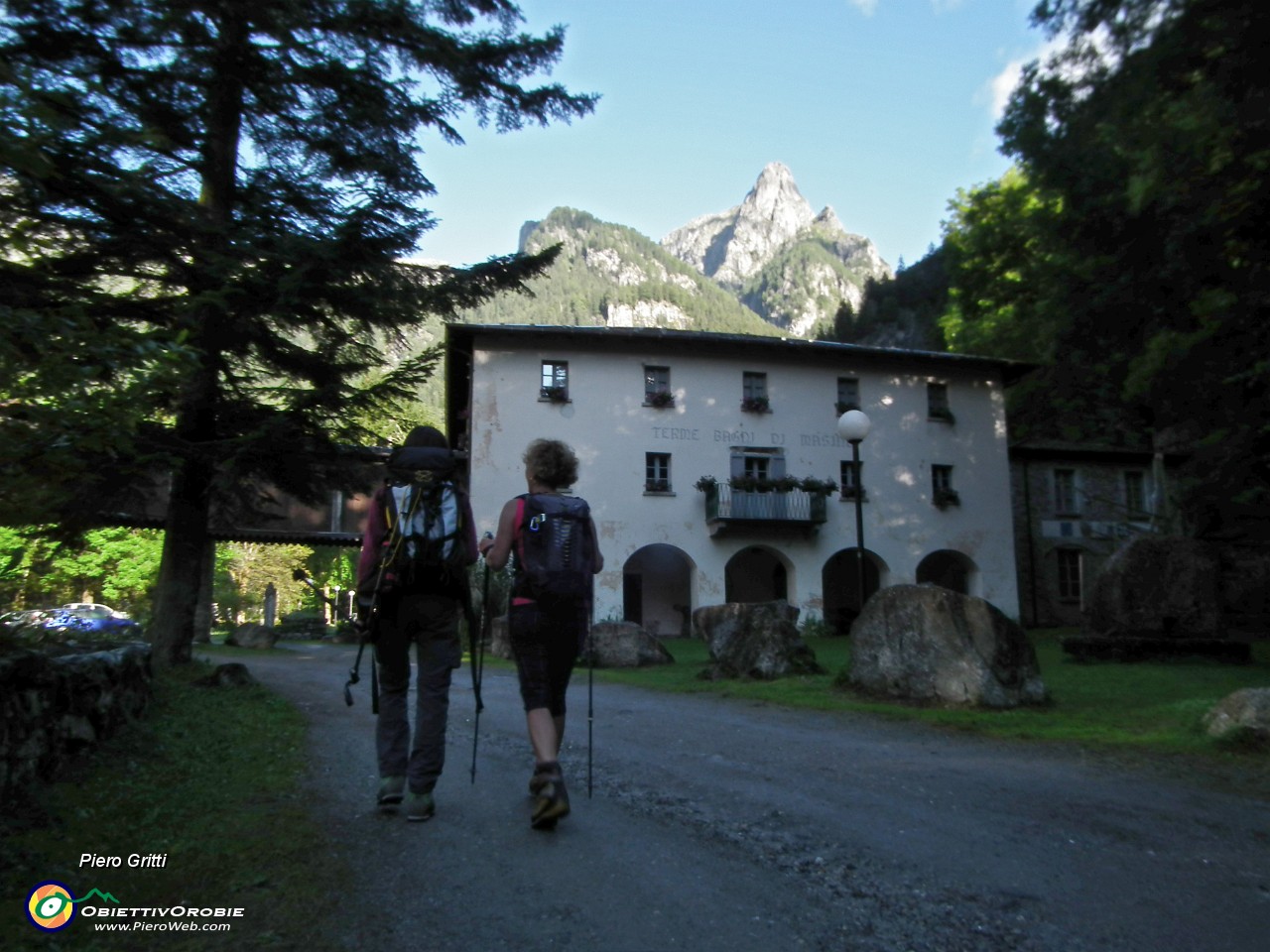 08 Partiamo dai Bagni di Masino (1172 m).JPG